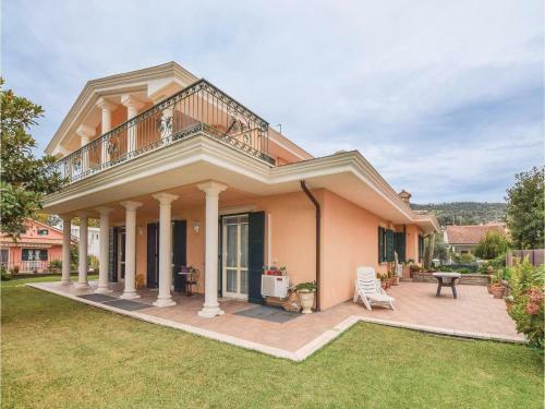 Four-bedroom Holiday Home In Bolsena
