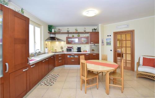 Four-bedroom Holiday Home In Bolsena