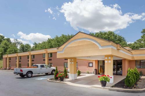 Motel Super 8 Logansport