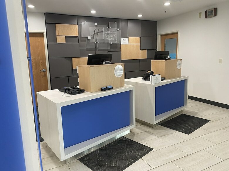 Holiday Inn Express Hotel & Suites Logansport