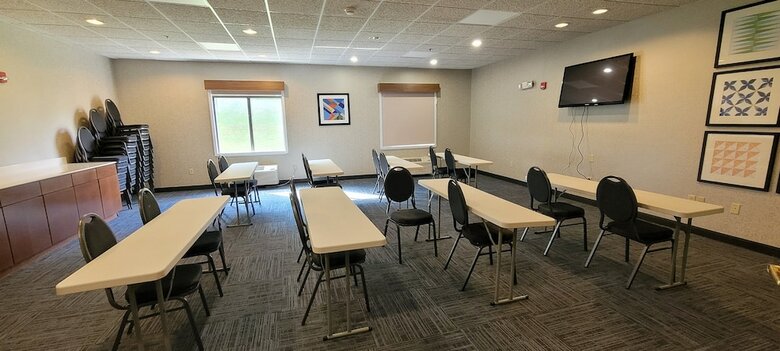 Holiday Inn Express Hotel & Suites Logansport