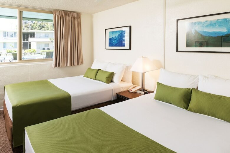 Maui Seaside Hotel