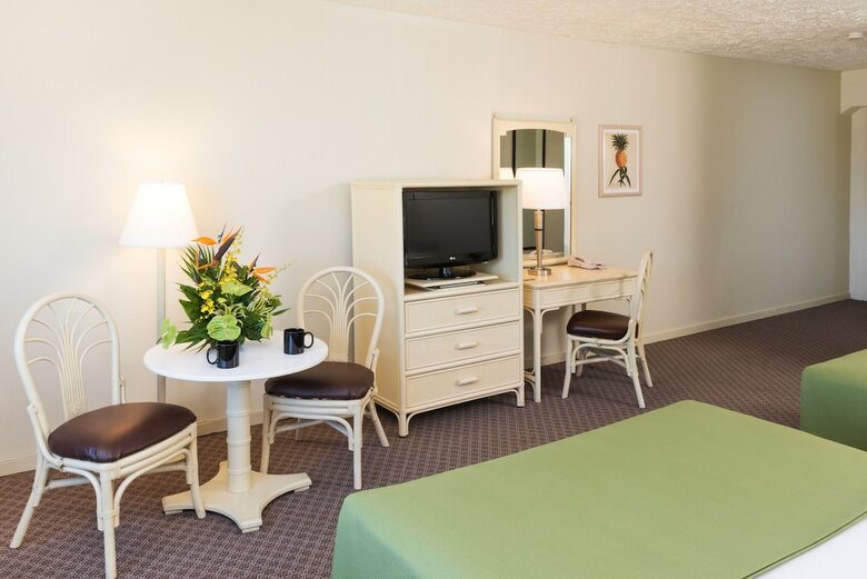 Maui Seaside Hotel