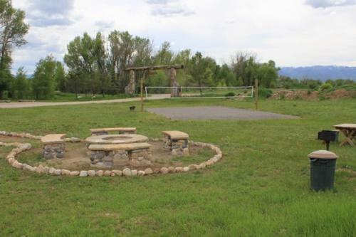 Lodge Teton Valley Cabins