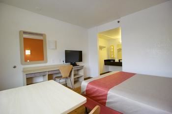Motel 6 Lantana