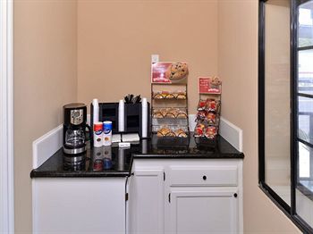 Hotel Americas Best Value Laguna Inn And Suites