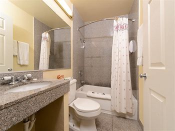Hotel Americas Best Value Laguna Inn And Suites
