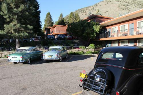 Lake View Lodge