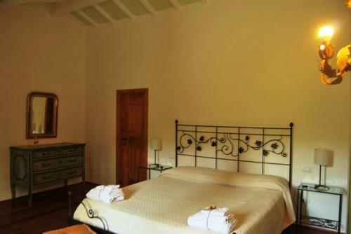 Castel Focognano Villa Sleeps 13 Pool Wifi