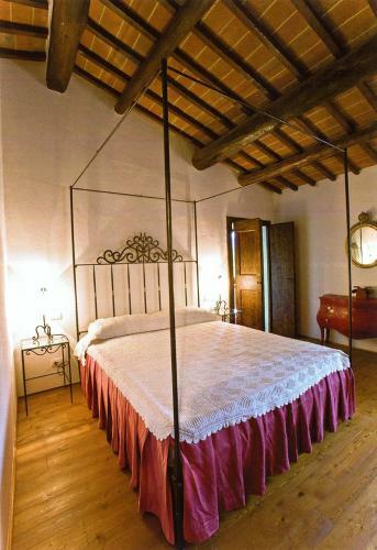Castel Focognano Villa Sleeps 13 Pool Wifi