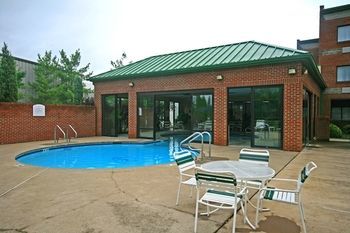 Hotel Comfort Suites Parkersburg South
