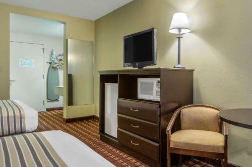 Hotel Econo Lodge Inn & Suites Triadelphia