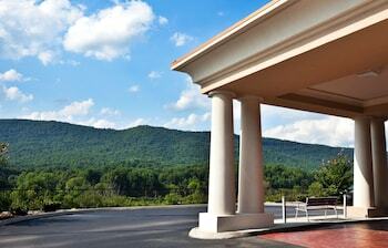 Holiday Inn Express Hotel & Suites Harriman