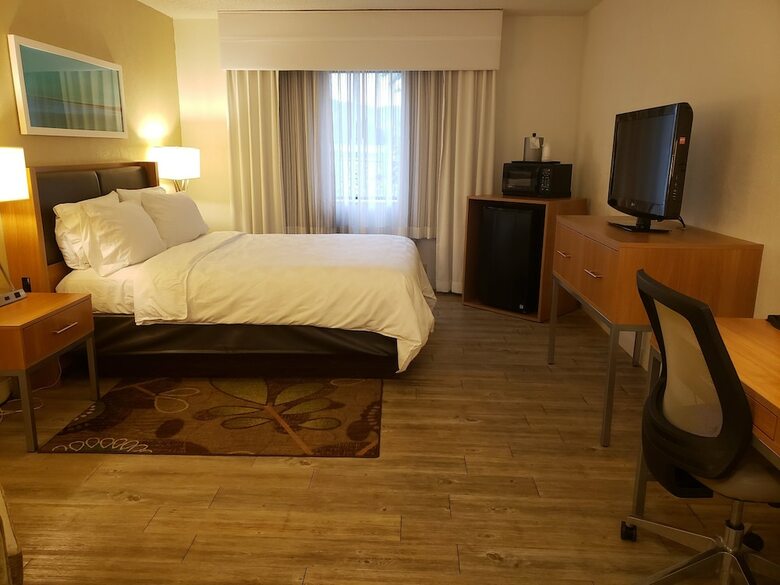 Holiday Inn Express Hotel Pittsburgh-north/harmarville