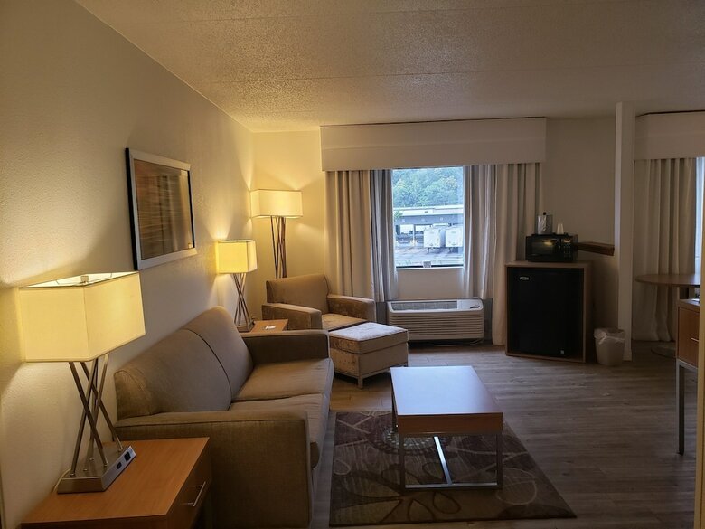 Holiday Inn Express Hotel Pittsburgh-north/harmarville