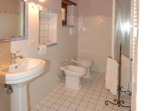 Spacious Villa In Cortona Tuscany With Swimming Pool