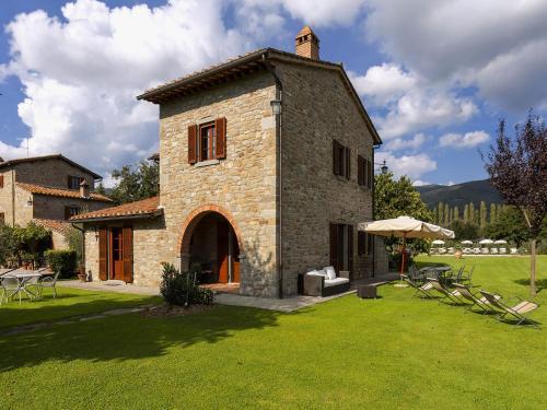 Spacious Villa In Cortona Tuscany With Swimming Pool