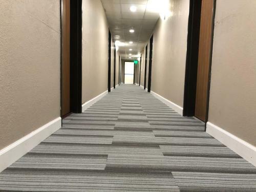 Hotel Red Carpet Inn - Omaha