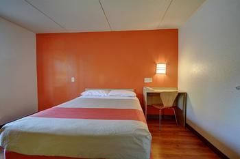Motel 6 Springfield - Chicopee