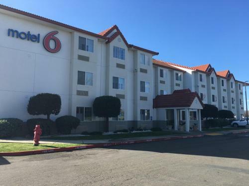 Motel 6 Dixon