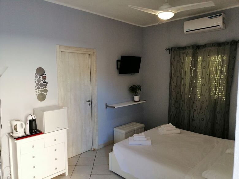 Bed & Breakfast Albachiara Guest House