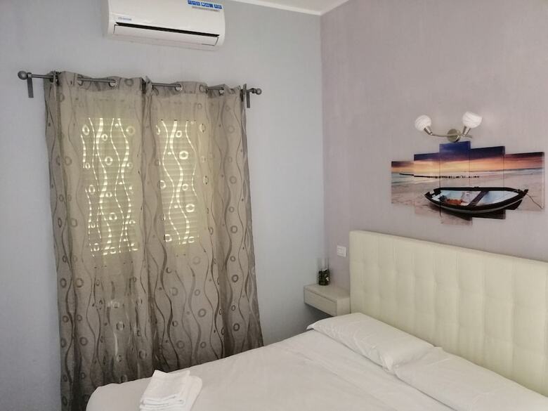 Bed & Breakfast Albachiara Guest House