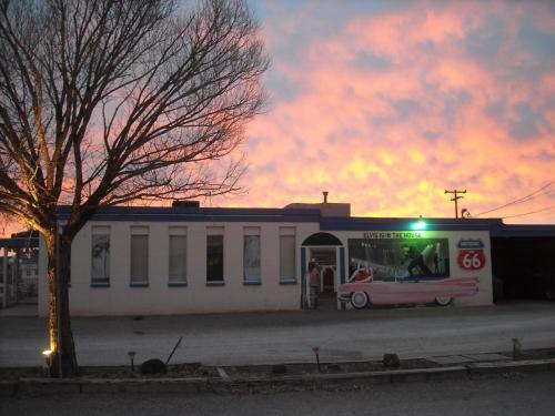 Stagecoach 66 Motel