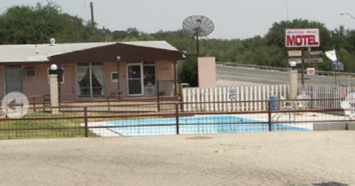 Holiday Host Motel