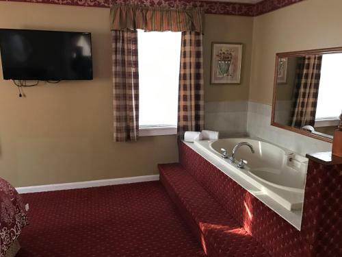 Exit 5 Motel & Cottages