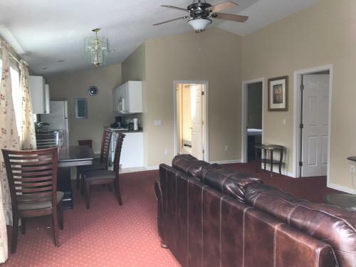 Exit 5 Motel & Cottages