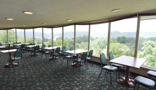 Hotel Hillside Inn