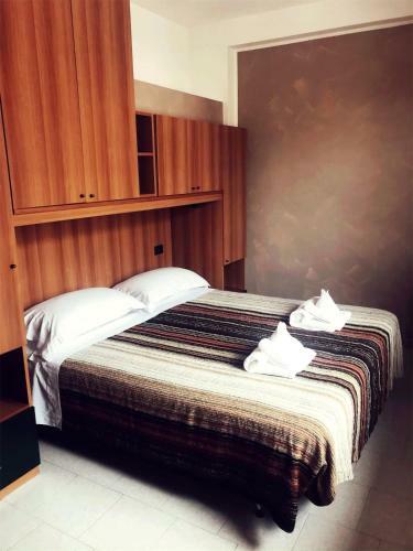Hotel Antares Garn�