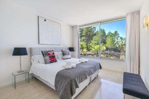 Villa Bay Blue, By Priority