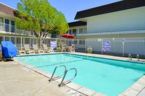 Motel 6 Gustine