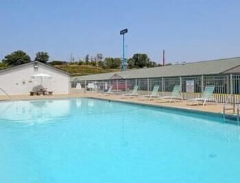Motel Travelodge Parkersburg