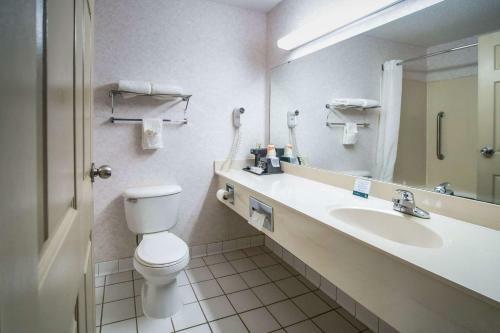 Hotel Econolodge Inn & Suites