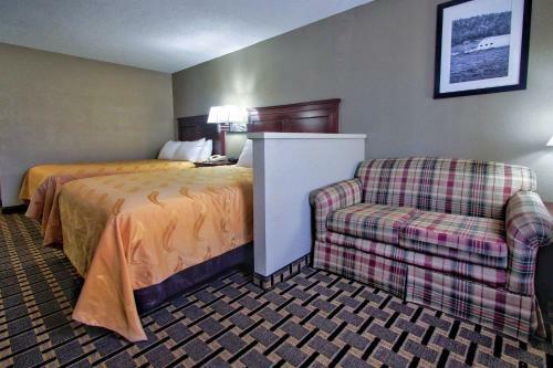 Hotel Econolodge Inn & Suites