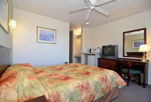 Crown Pacifiq Motel - Depoe Bay