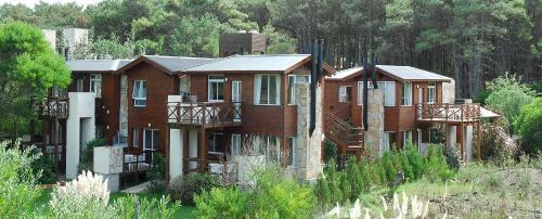 Lodge Caba�as Mellmell