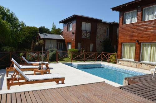 Lodge Caba�as Mellmell