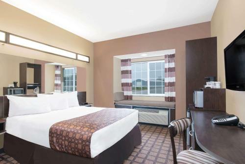 Hotel Microtel Inn & Suites