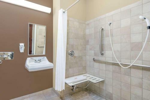 Hotel Microtel Inn & Suites