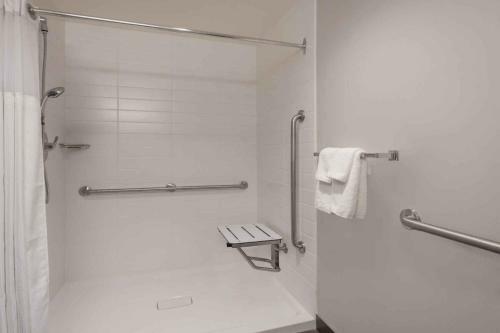 Hotel Microtel Inn & Suites By Wyndham Fort Mcmurray