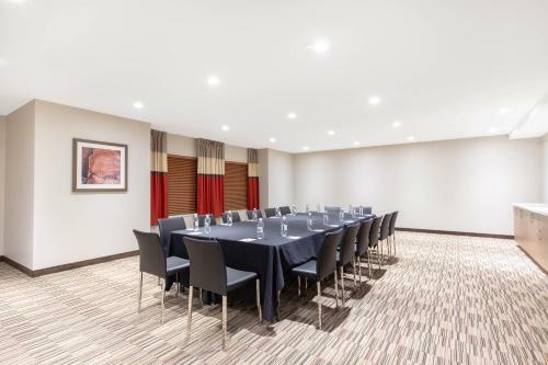 Hotel Microtel Inn & Suites By Wyndham Fort Mcmurray