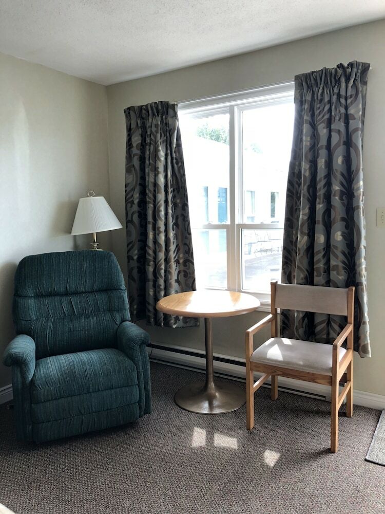 Anne Shirley Motel & Cottages