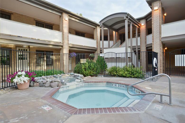 Best Western Plus Plaza Hotel