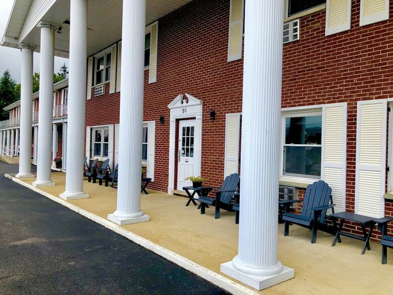 Hotel Bicentennial Inn