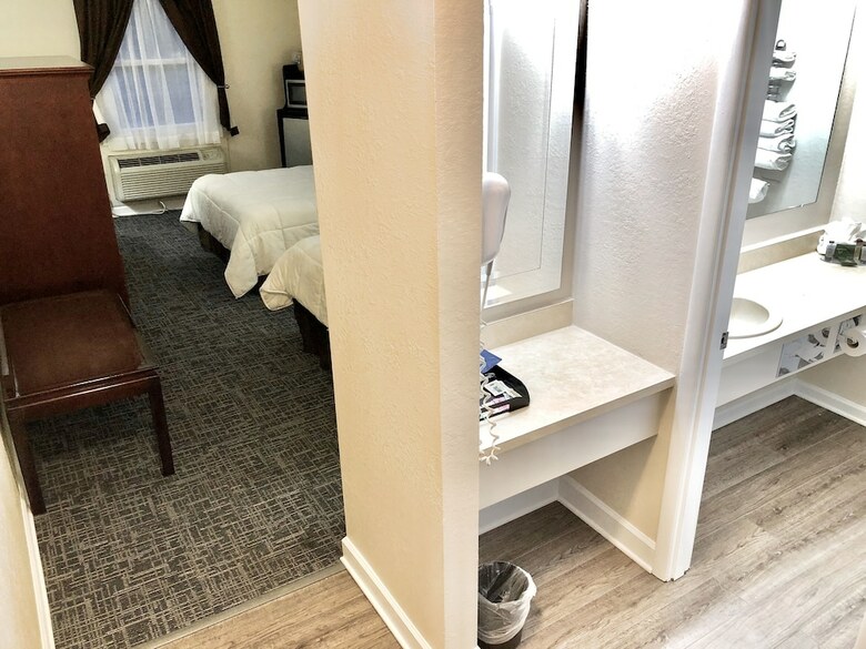 Hotel Bicentennial Inn