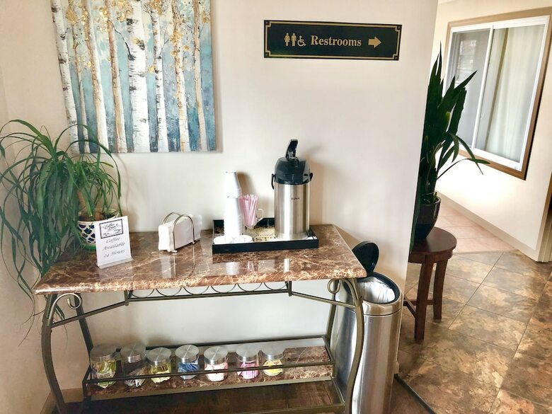 Hotel Bicentennial Inn