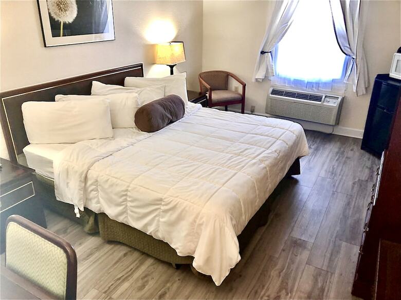 Hotel Bicentennial Inn